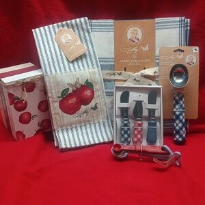 Dolly Parton kitchen accessories